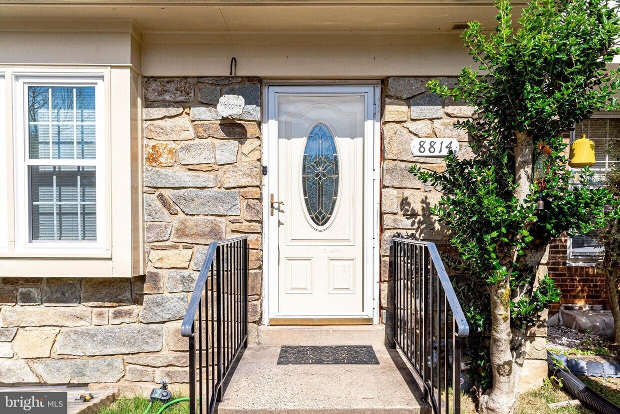 8814 Surveyors Pl, West Springfield, VA 22152 Townhome Rentals in