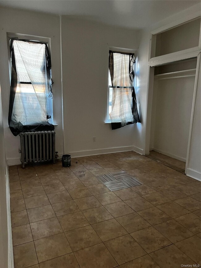 Building Photo - 847 E 220th St