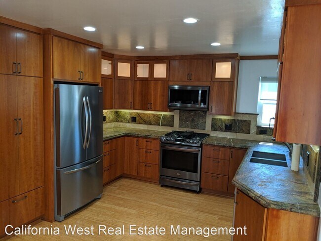 Building Photo - 2 br, 2.5 bath House - 550 La Jolla Street