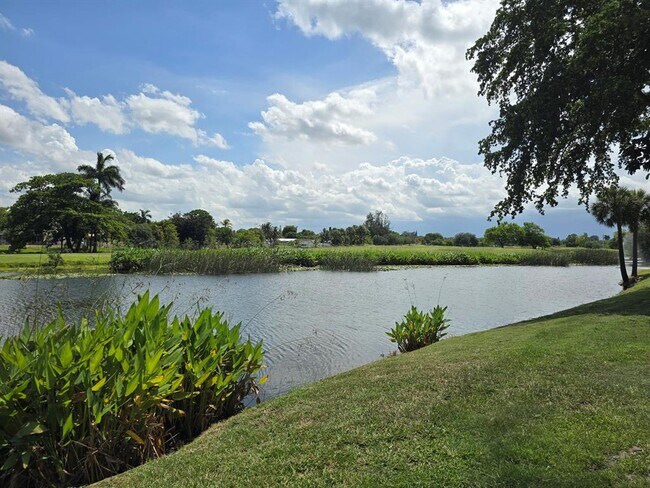 Foto del edificio - 2461 SW 82nd Ave