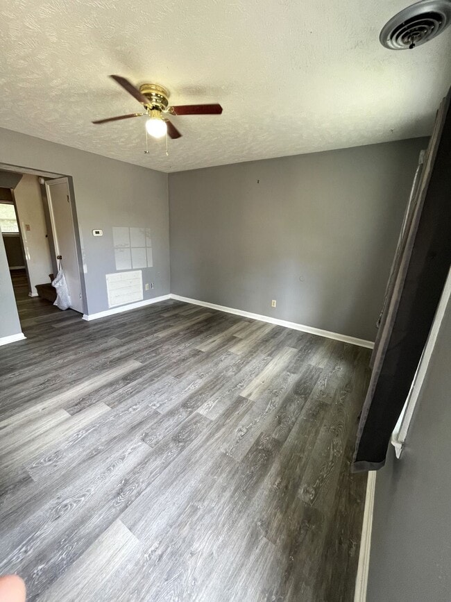 Building Photo - 6209 Tindal St