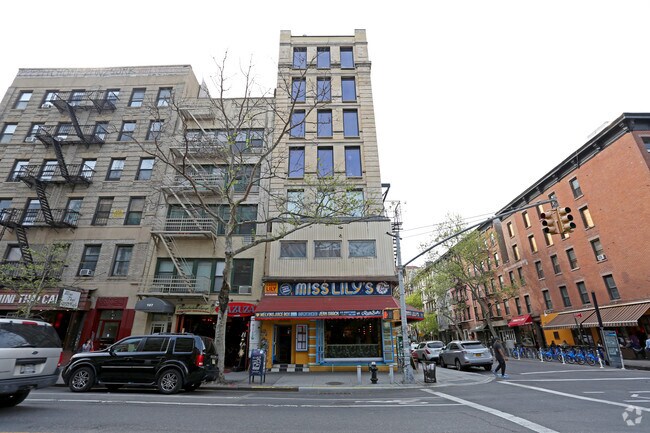 Building Photo - 130 E 7th St