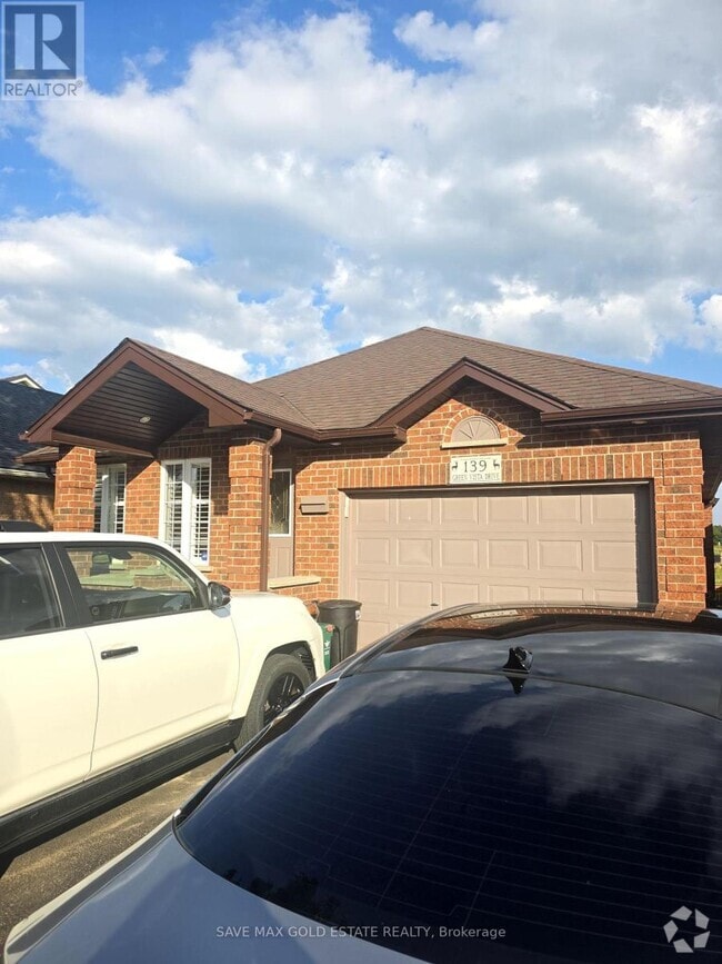 Building Photo - 139 Green Vista Dr