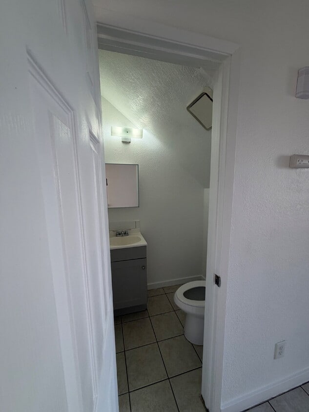 Building Photo - 1705 W N Bear Creek Dr
