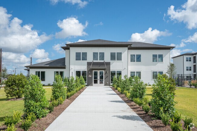 Entrada - Aria at Burke