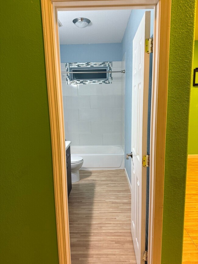 Foto del edificio - 7813 Canal St