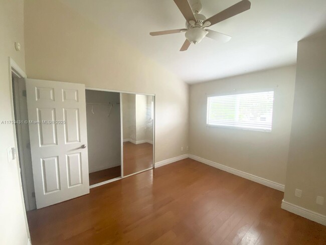 Foto del edificio - 3461 NW 44th St