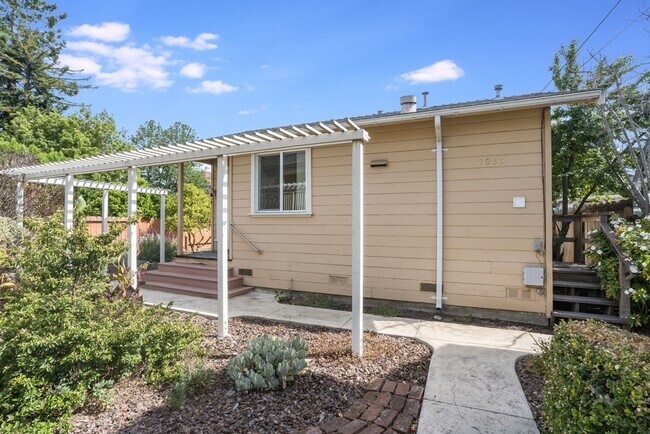 Foto del edificio - 2035 San Antonio Ave - 1 bedroom | 1 bath ...