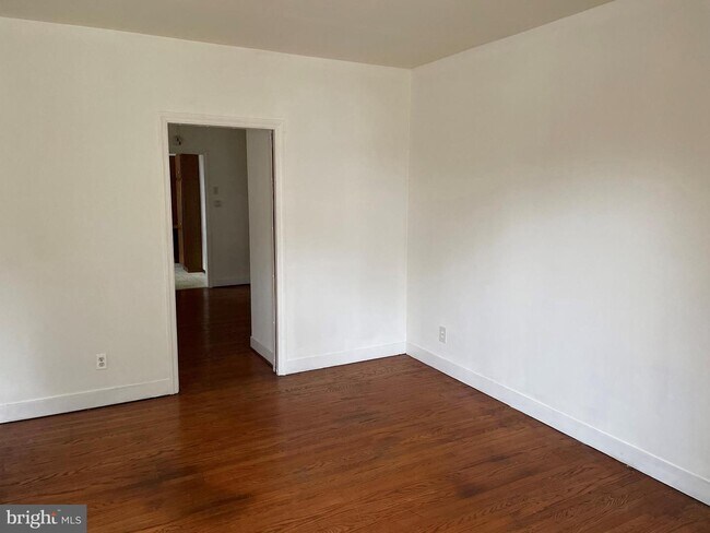 Foto del edificio - 327 W Fornance St