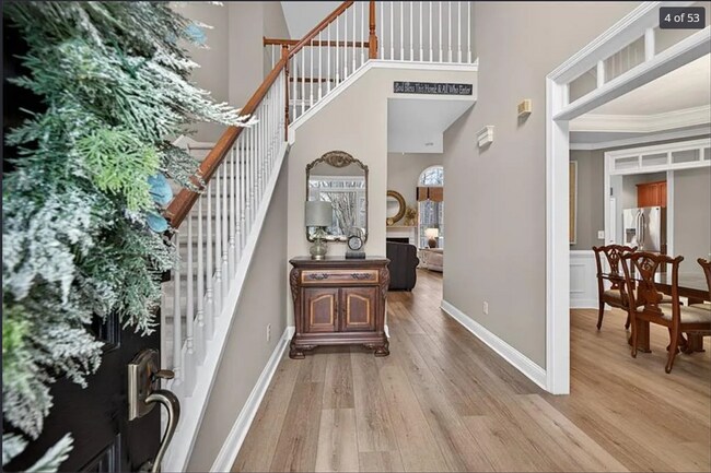 Foto del edificio - 5 Bed 4 Bath Multi Family House