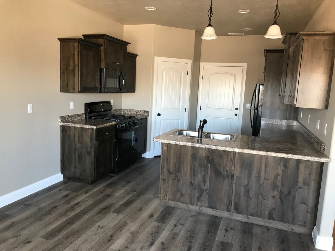 Foto principal - 474 W 1425 N