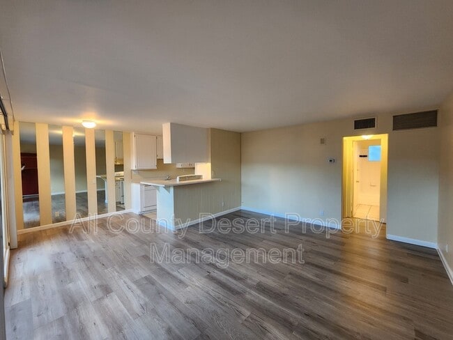 Building Photo - 550 El Cielo Rd