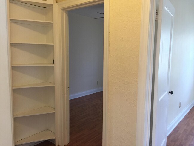 Foto del edificio - 1830 Enslow Ave