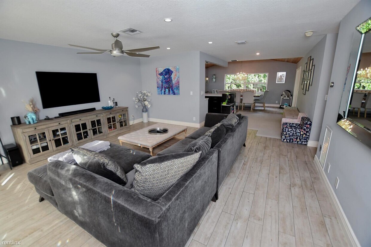 Primary Photo - 3 br, 2 bath House - 1515 Gallinule Dr