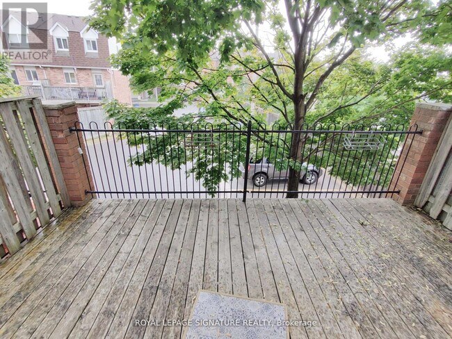Photo du bâtiment - 1525 S Parade Ct