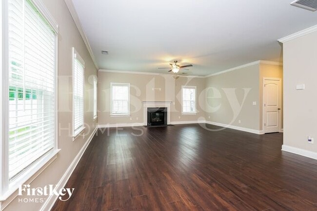 Building Photo - 558 Dorchester St