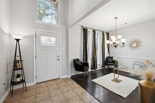 Building Photo - 16443 Sunlamp Ct