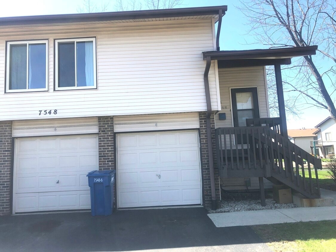 7548 Bristol Ln Unit 4, Hanover Park, IL 60133 Condo for Rent in