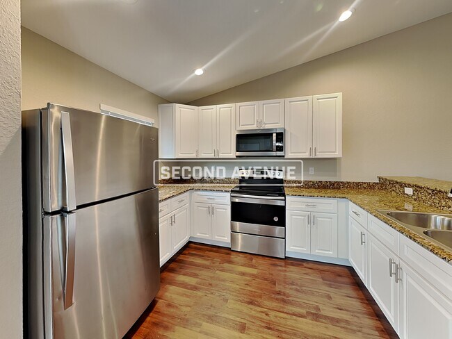 Building Photo - 16510 SW 30th Ter RD