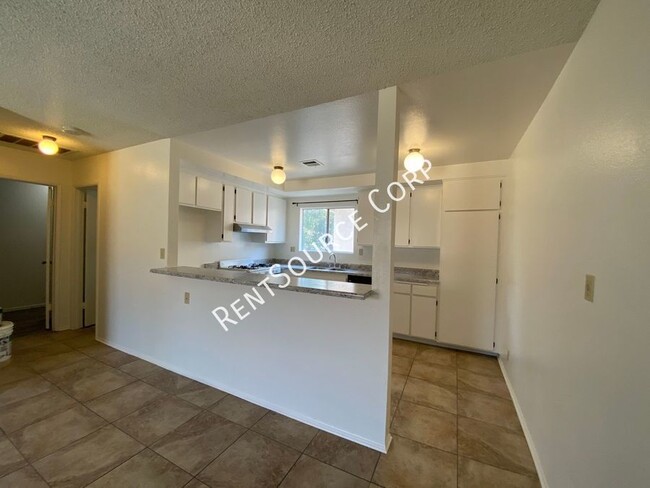 Foto del edificio - 1 Bedroom Upper Unit Apartment for Lease i...