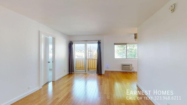 Foto del edificio - 525 N Sycamore Ave