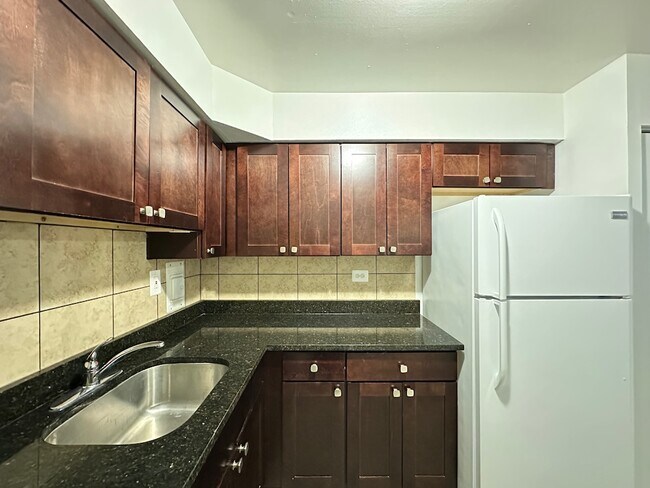 Foto del edificio - 1515 W Morse Ave