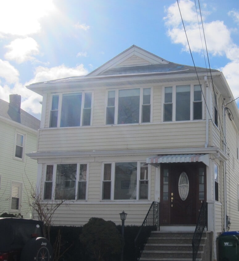 Primary Photo - 88 1st St
