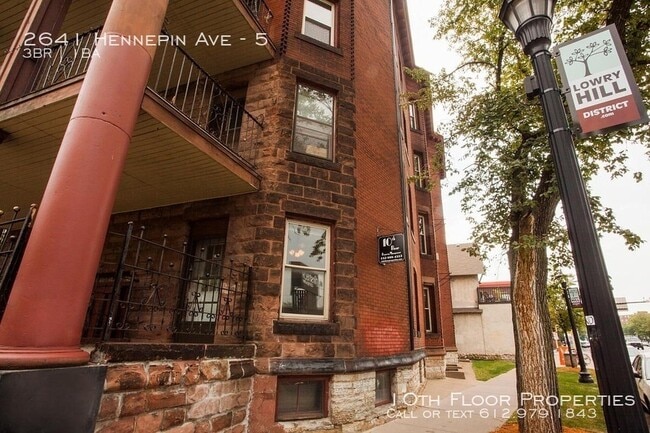 Building Photo - 2641 Hennepin Ave - 5 - 3 beds, 1 full bath