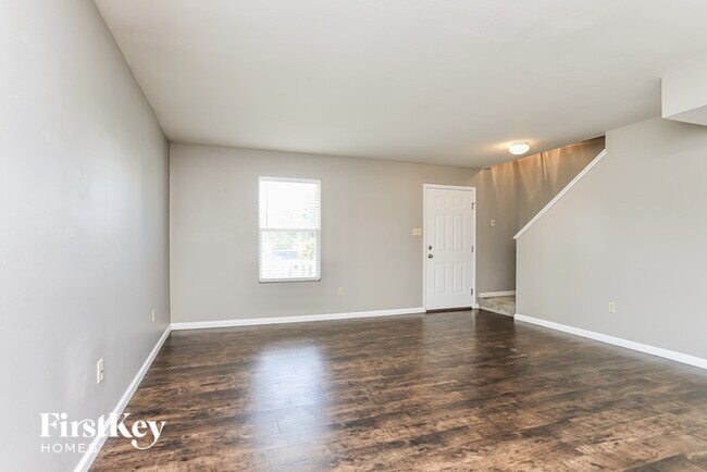 Building Photo - 503 Glengarry Court