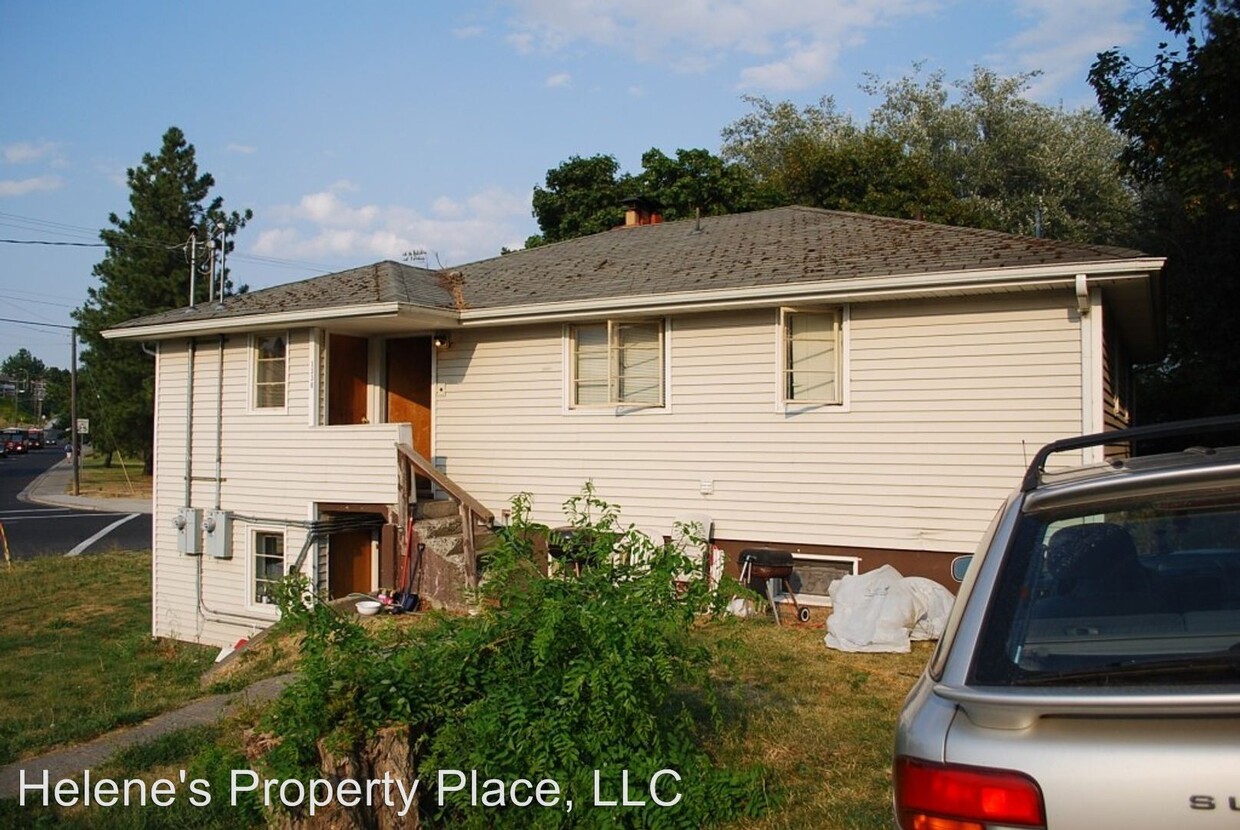 Primary Photo - 1330 NE Hillside Dr