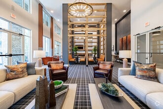 Interior Photo - Velo Circleport