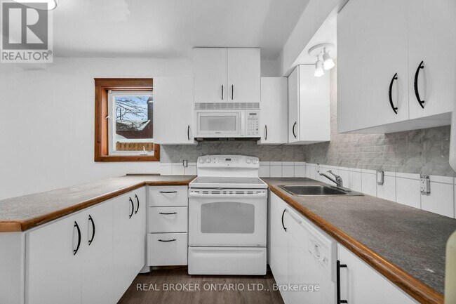 Photo du bâtiment - UNIT B - 18 FIRST AVENUE