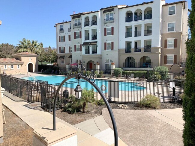Foto del edificio - Gorgeous Corner Condo at The Terraces in Dublin Ranch Village!!