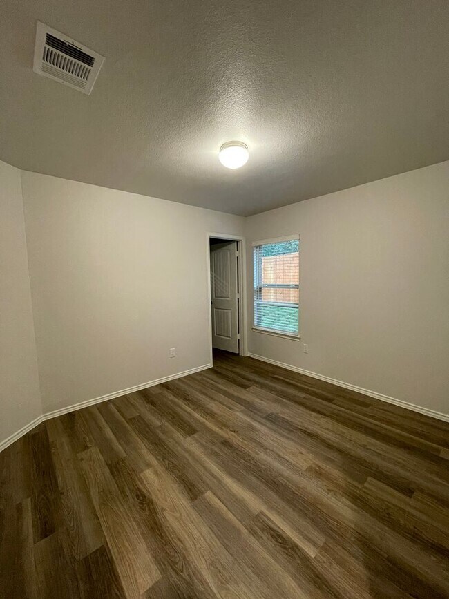 Building Photo - NOW LEASING! Four Bedroom | Two Bath Home in Montgomery