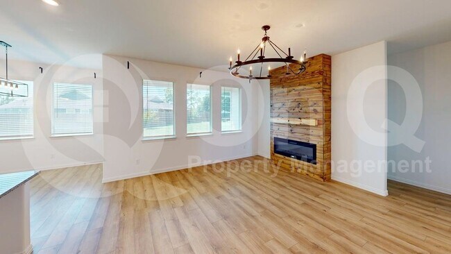 Building Photo - 749 Twinvale Dr