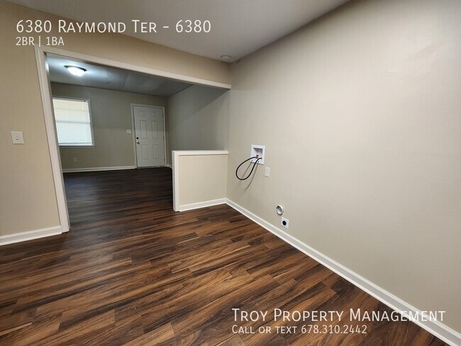 Foto del edificio - 6380 Raymond Terrace