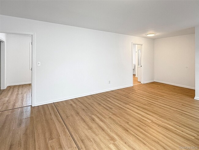 Foto del edificio - 4332 Albany Post Rd