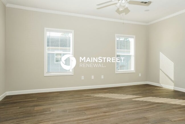 Building Photo - 4 Bedroom Pet-Friendly Home in North Port, FL with Main Street Renewal