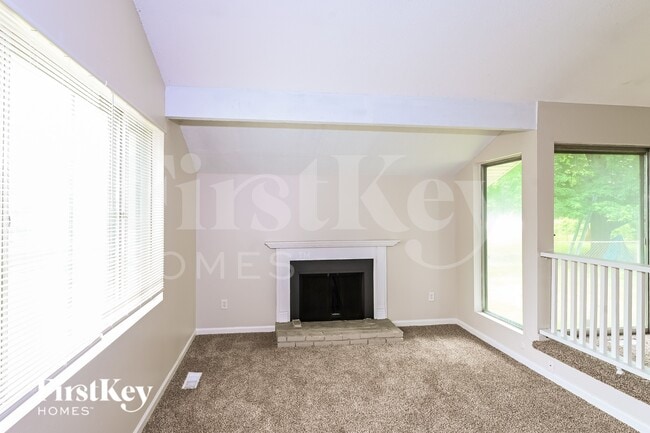 Building Photo - 3710 Woodman Dr