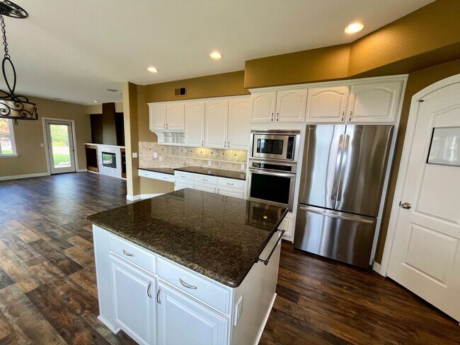 Foto del edificio - Carlsbad 4 bedroom Stunner on Cul-de-sac w...