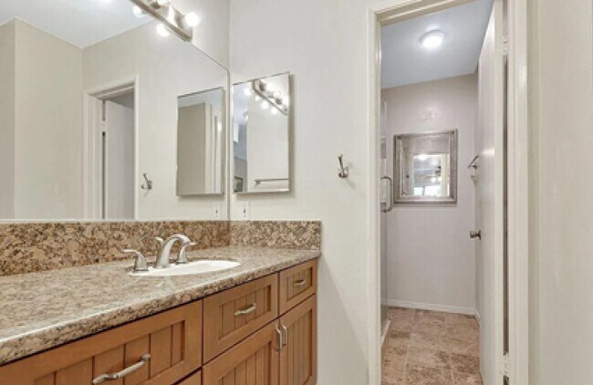 Foto del edificio - 5460 White Oak Ave