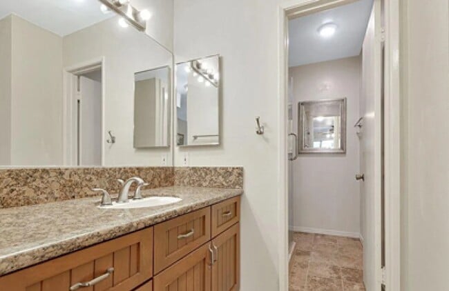 Building Photo - 5460 White Oak Ave