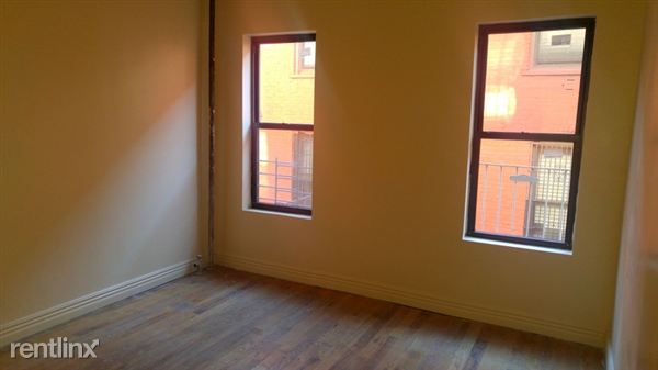 Building Photo - 868 Faile St