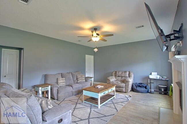 Foto del edificio - 432 Fairview Cir
