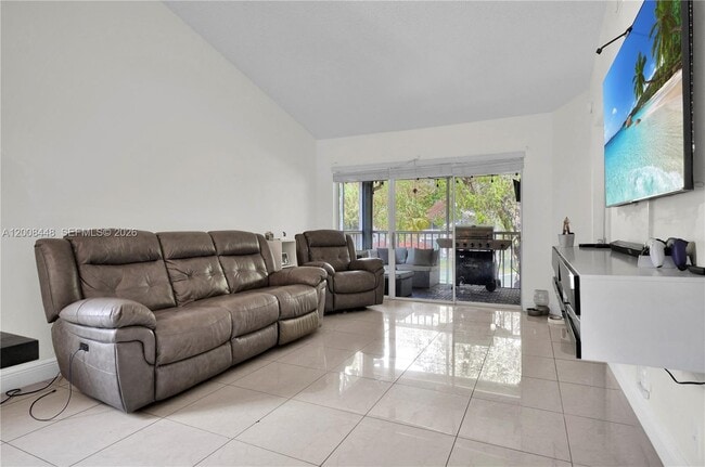 Building Photo - 9503 SW 140th Ct
