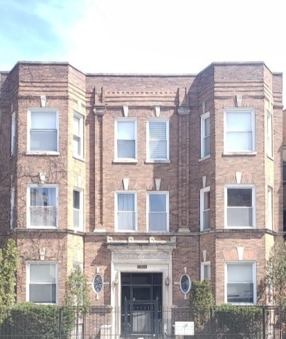 Primary Photo - 5739 S Calumet Ave