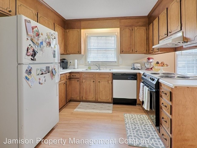 Building Photo - 3 br, 2.5 bath House - 1030 Wishing Well Lane