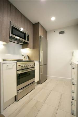 Building Photo - 8555 Laurens Ln