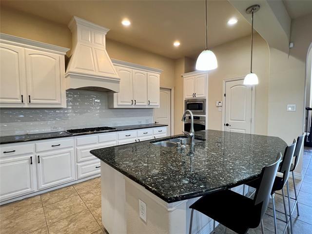 Building Photo - 2043 Loma Alta Dr