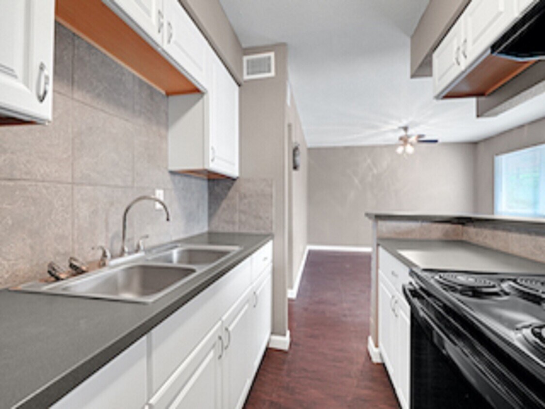 Foto principal - 3031 Sumpter St